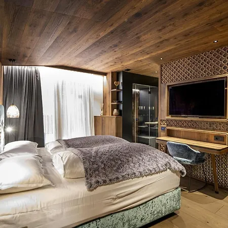 Urela Luxury Apartment *
